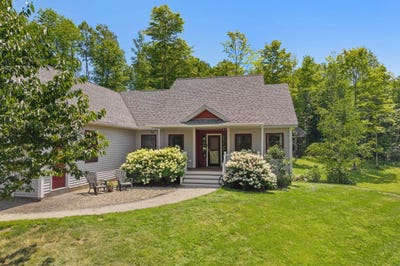 /international/us/105-shepherds-lane-farmington-me-110109574493/