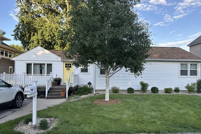 /international/us/311-s-2nd-avenue-chenoa-il-110108479145/