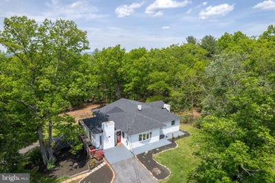 /international/us/357-hunting-ridge-road-winchester-va-110107874480/