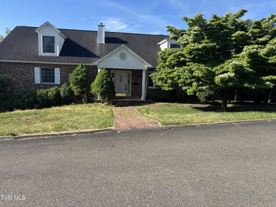 /international/us/261-hillmore-drive-mountain-city-tn-110108147202/