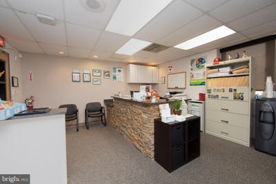 /international/us/17-white-horse-pike-haddon-heights-nj-110079065513/