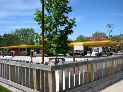 /international/us/4221-grand-haven-road-norton-shores-mi-110108022601/