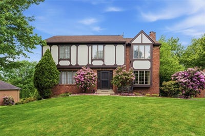 /international/us/261-finnin-road-new-kensington-pa-110108218556/