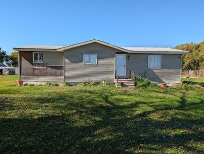 /international/us/14687-540th-avenue-wells-mn-110120498459/