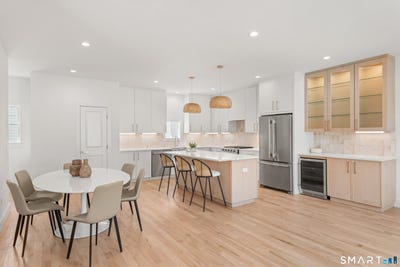 /international/us/47-sterling-street-fairfield-ct-110110271981/