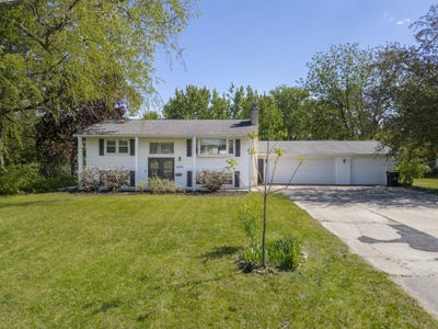 /international/us/4224-cherrywood-drive-cedar-falls-ia-110108033485/