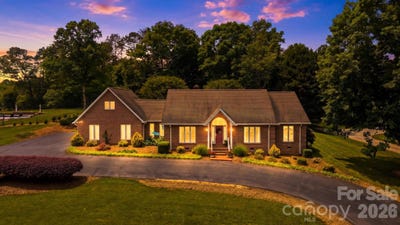 /international/us/3650-foxboro-lane-ne-hickory-nc-110108539075/
