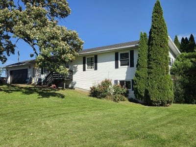 /international/us/2161-n-harlem-center-road-freeport-il-110120560527/