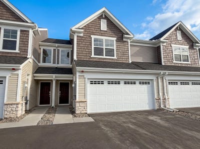 /international/us/3022-basswood-street-little-canada-mn-110105722139/