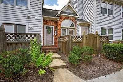 /international/us/705-nottoway-river-court-chesapeake-va-110101195924/