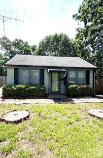/international/us/731-10th-street-boulevard-nw-hickory-nc-110108397470/