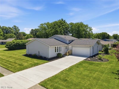 /international/us/15677-pinewood-drive-strongsville-oh-110108583093/