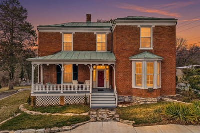 /international/us/322-e-main-st-fincastle-va-110106232101/