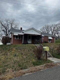 /international/us/715-franklin-ave-pulaski-va-110106309377/