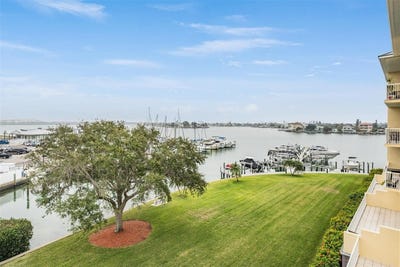 /international/us/425-150th-avenue-madeira-beach-fl-110096762247/