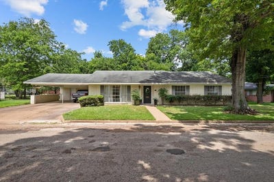/international/us/111-ann-street-crockett-tx-110099692843/