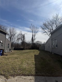 /international/us/2825-york-avenue-cleveland-oh-110106071740/