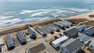 /international/us/100-deforest-road-montauk-ny-110106377667/