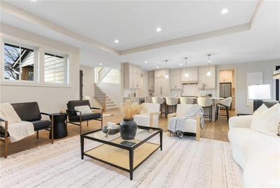 /international/us/5609-heather-lane-edina-mn-110106323642/