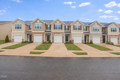 /international/us/2320-lily-drive-haw-river-nc-110106536674/
