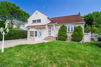 /international/us/561-woodbury-road-plainview-ny-110108871441/