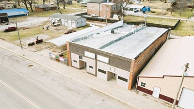 /international/us/615-north-cedar-st-queen-city-mo-110106003004/