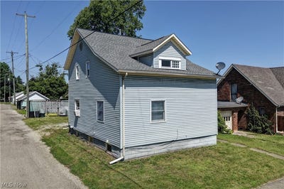 /international/us/110-8th-street-sw-new-philadelphia-oh-110108478254/