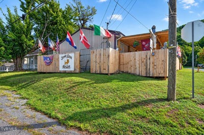 /international/us/605-e-5th-street-damascus-va-110110322288/