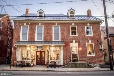 /international/us/tavern-strasburg-pa-110106501451/
