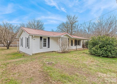 /international/us/1124-skyland-drive-sylva-nc-110105289460/