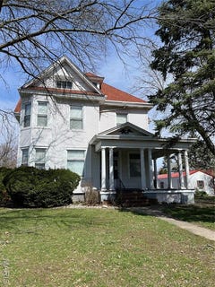 /international/us/101-e-1st-north-street-mount-olive-il-110106372236/