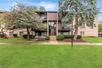 /international/us/16480-heather-lane-middleburg-heights-oh-110120419412/