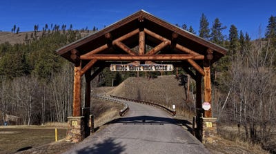 /international/us/muddler-court-lot-15-clinton-mt-110106156753/