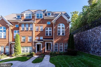 /international/us/9587-wheats-way-manassas-park-va-110100620401/