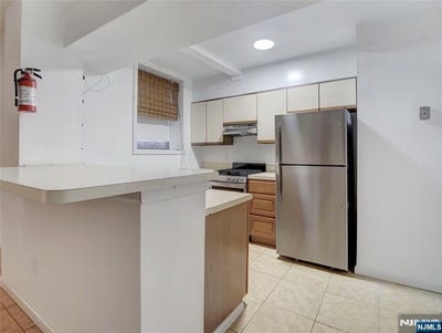/international/us/433-lincoln-avenue-orange-nj-110102688192/