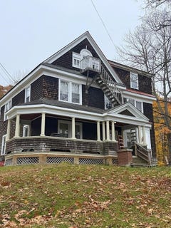 /international/us/85-87-church-street-livermore-falls-me-110103227666/