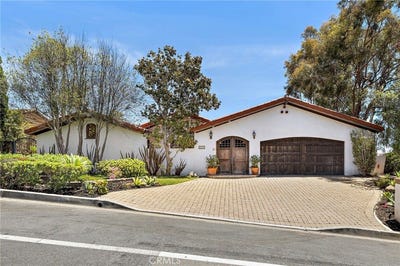 /international/us/2575-temple-hills-drive-laguna-beach-ca-110100807790/