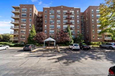/international/us/23-35-bell-boulevard-bayside-ny-110120736892/