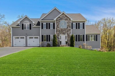 /international/us/223-gulf-st-shrewsbury-ma-110107849181/