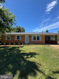 /international/us/2-springcrest-drive-luray-va-110108945915/