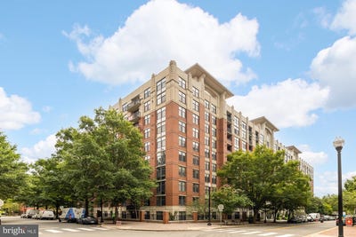 /international/us/1021-n-garfield-street-arlington-va-110101340949/