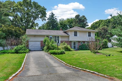 /international/us/14-mark-drive-smithtown-ny-110108775721/