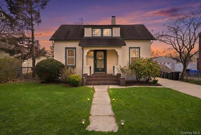 /international/us/36-pine-street-islip-ny-110107481637/