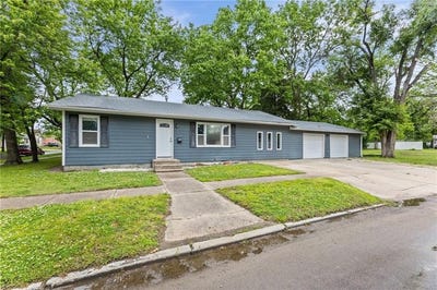 /international/us/902-e-broadway-street-iola-ks-110107932551/