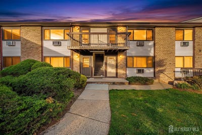 /international/us/128-cricket-lane-woodbridge-proper-nj-110107415822/