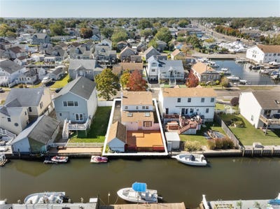 /international/us/644-s-8th-street-lindenhurst-ny-110120415004/