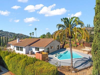 /international/us/10236-lake-meadow-lane-escondido-ca-110120529637/