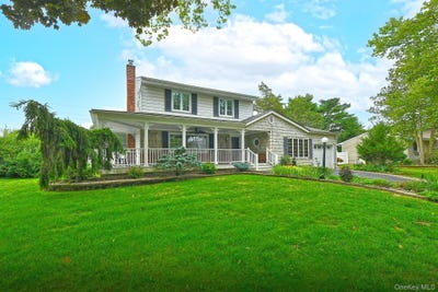/international/us/10-linford-lane-melville-ny-110119422073/