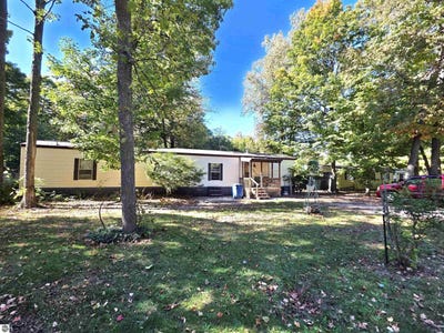 /international/us/2822-w-ironwood-drive-traverse-city-mi-110108911499/