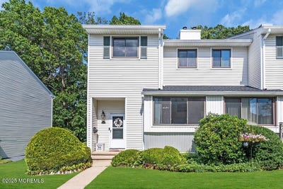 /international/us/236-clubhouse-drive-middletown-nj-110100847000/